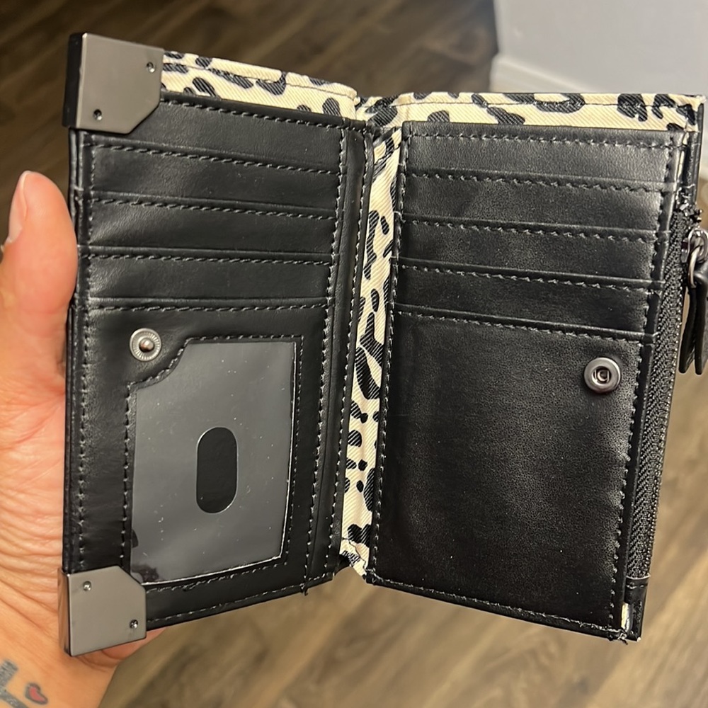 Jessica Simpson Small Wallet - Picture 4 of 6